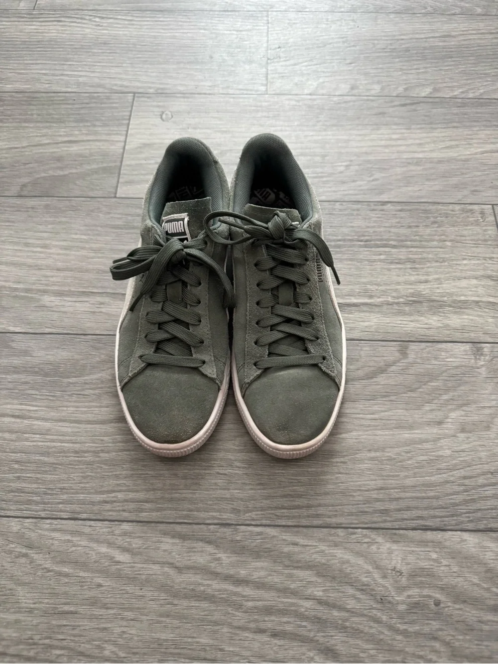 Womens Puma suede shoes